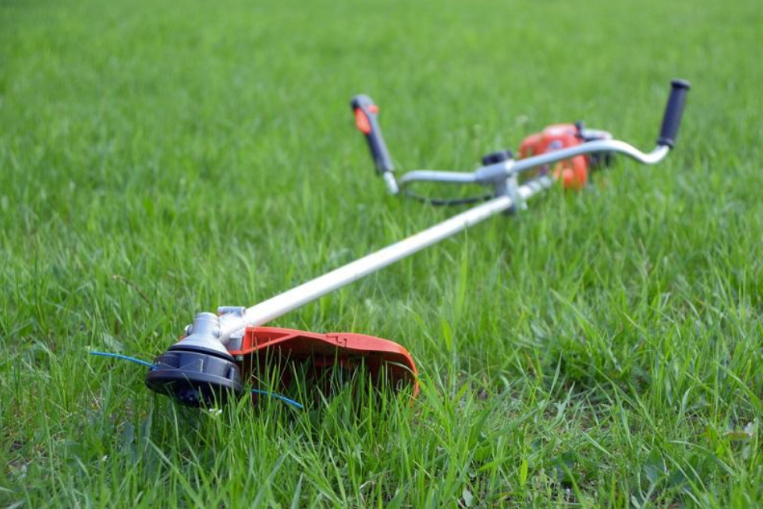 BRUSHCUTTER 