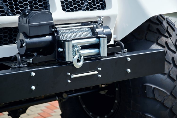 High-quality 4×4 accessories including bull bars, roof racks, and off-road equipment